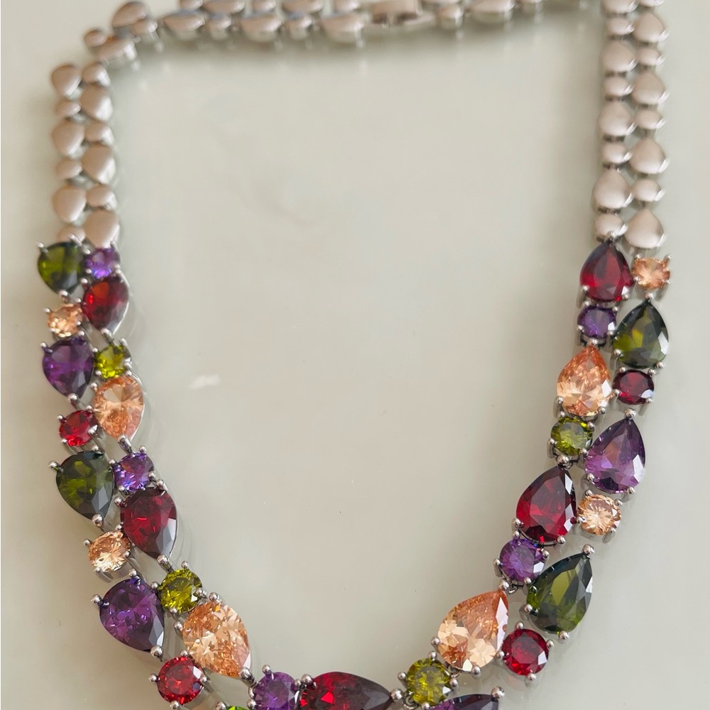 Elegant Multicolor pre-owned Gemstone Necklace